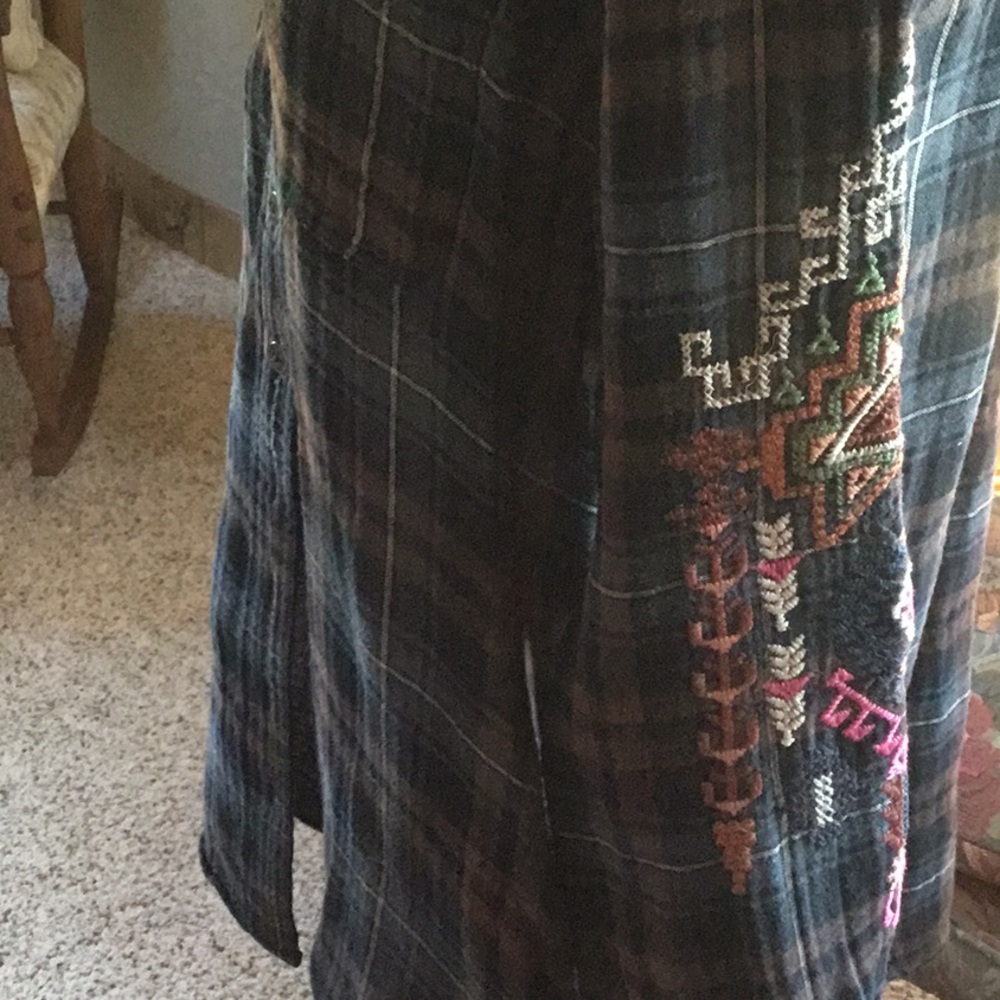 EUC Johnny Was Long Sleeved Top - Picture 4 of 7